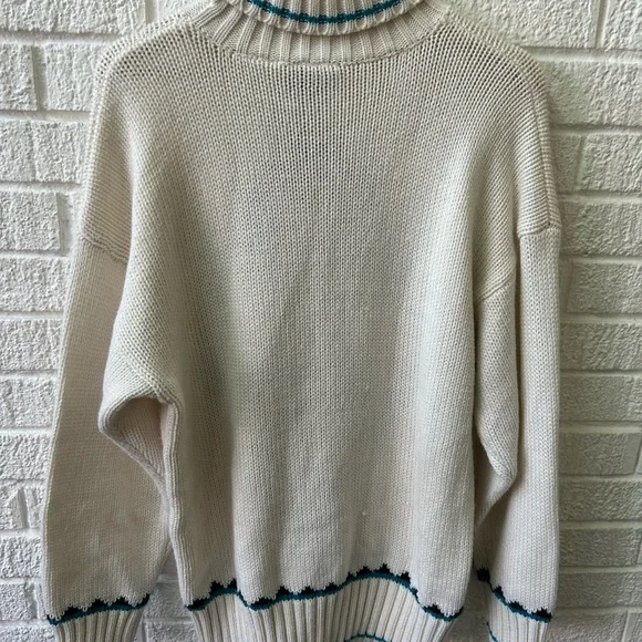 Geometric Patterned Sweater - Picture 4 of 5